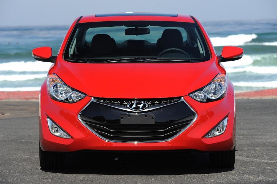  Hyundai Elantra Coupe 2012 года  (фото 47 из 88)
